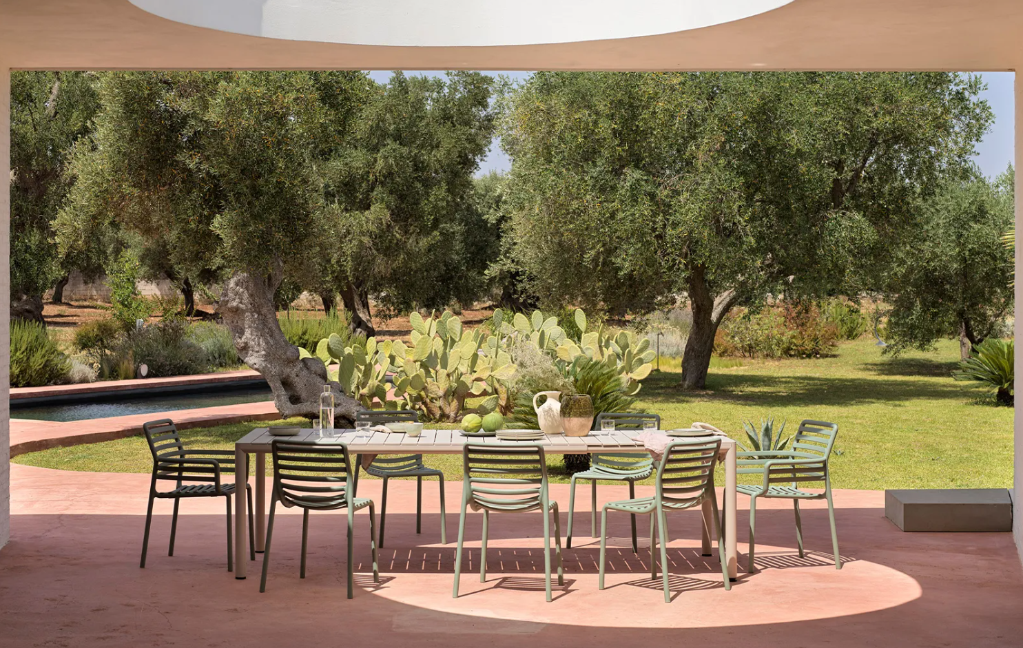 Chaise bistrot design Doga pour terrasse et jardin