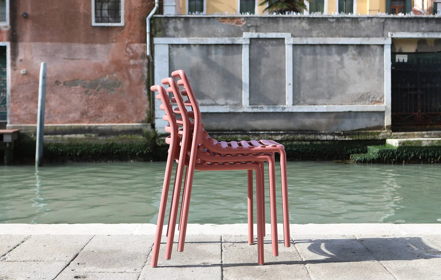 Chaise bistrot design Doga pour terrasse et jardin