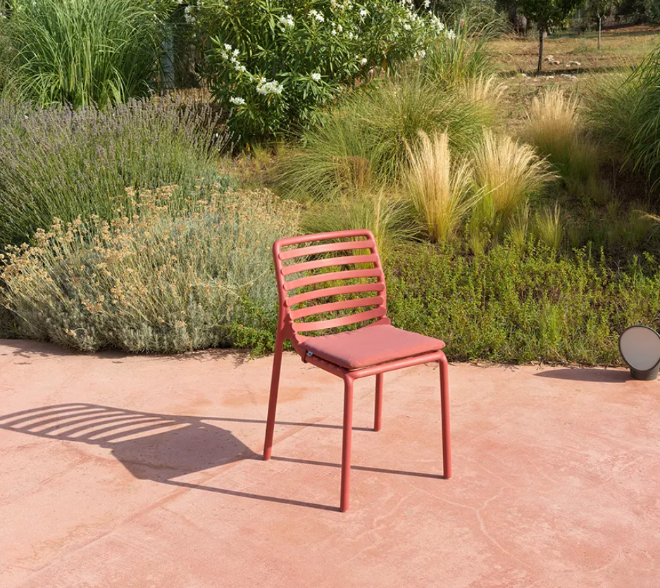 Chaise bistrot design Doga pour terrasse et jardin