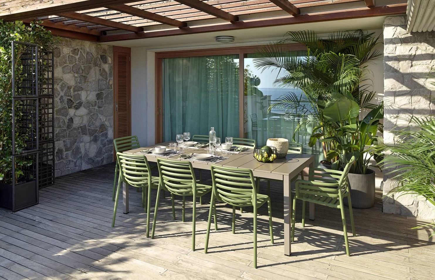 Chaise bistrot design Doga pour terrasse et jardin